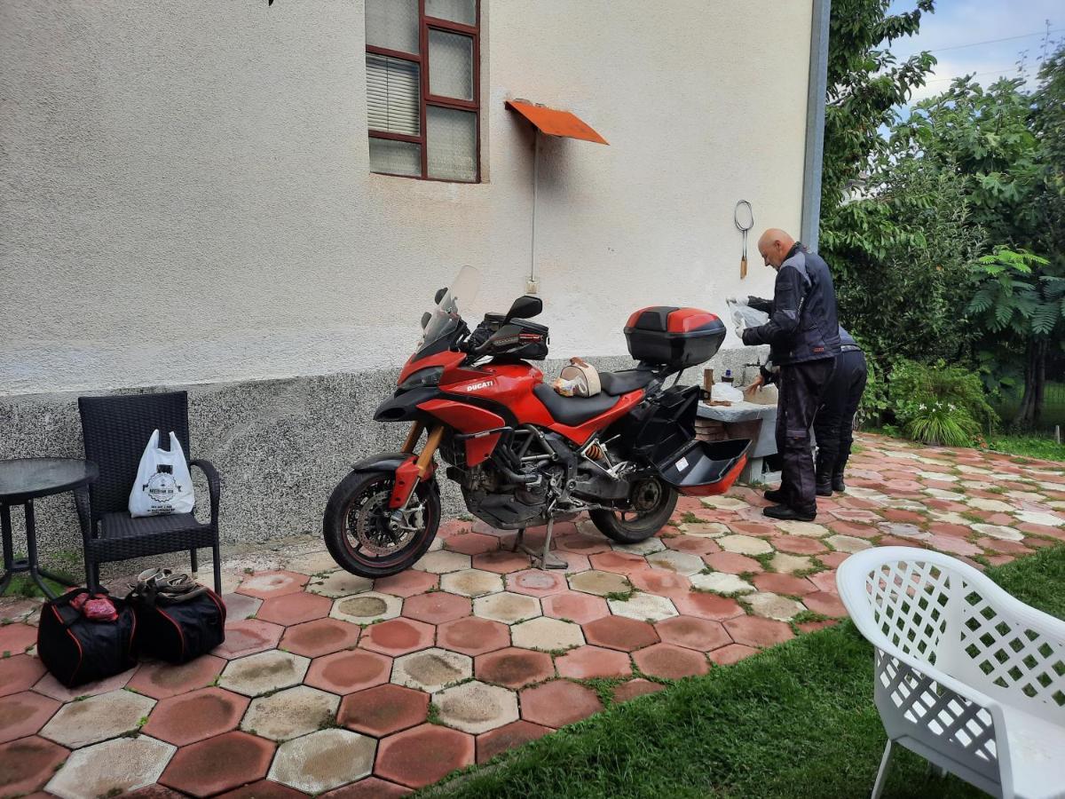 Bus Station Hostel Πέγια Εξωτερικό φωτογραφία